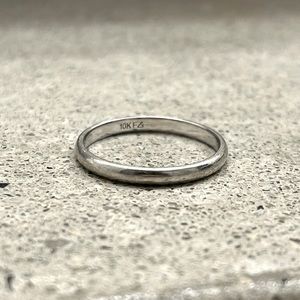 10k white gold wedding band